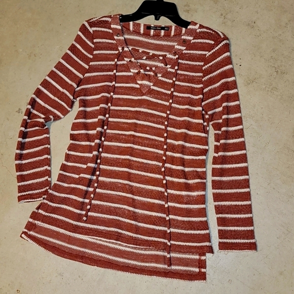 New! Long Sleeve Rust Top - Picture 3 of 5